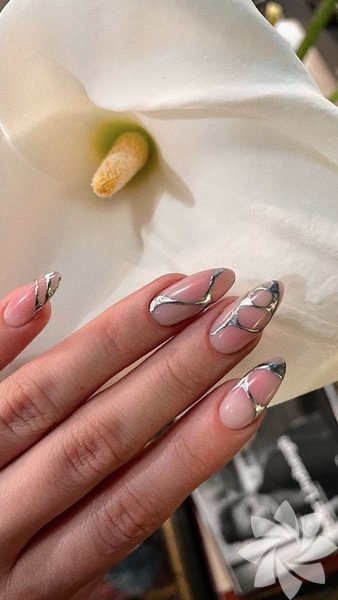 Nostaljiyi sevenlere: Y2K ilhamlı tırnaklar