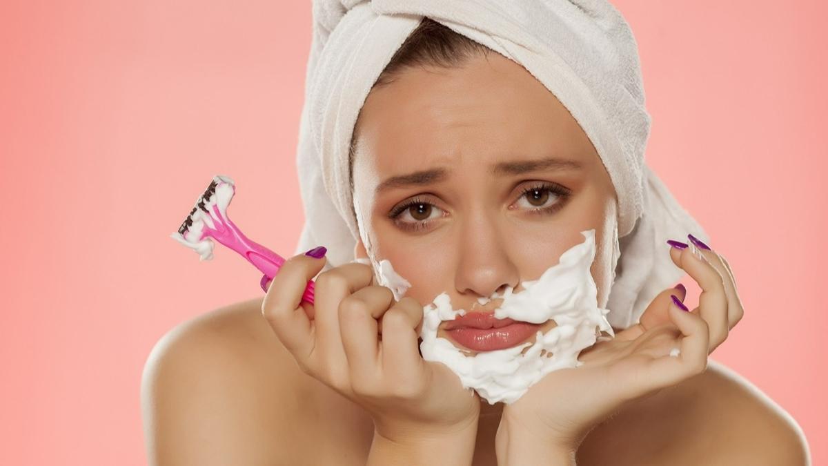 Yüzünüzü jiletle alırsanız ne olur?