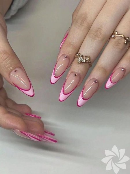 Nostaljiyi sevenlere: Y2K ilhamlı tırnaklar